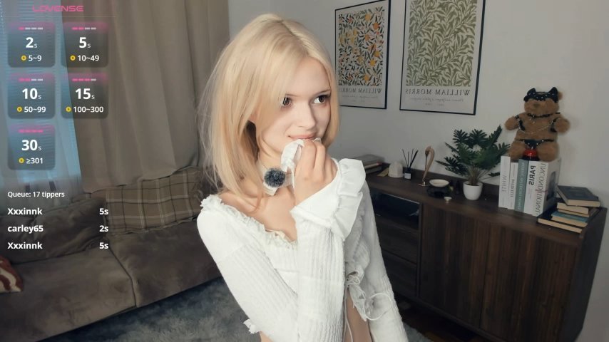 LaureMestler live cam screenshot female on Tip.show – Interactive Live Cam Shows — screenshot #3