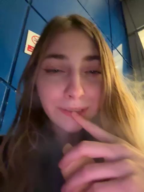 Sunny___Bunny live cam screenshot female on Tip.show – Interactive Live Cam Shows — screenshot #1