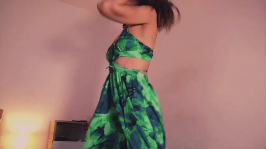 Misslullu live cam screenshot female on Tip.show – Interactive Live Cam Shows — screenshot #1