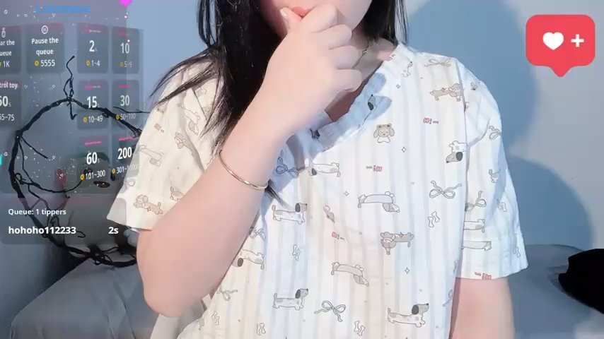 BeChinh_Lee live cam screenshot female on Tip.show – Interactive Live Cam Shows — screenshot #1