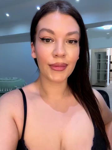 ClaraPasssion live cam screenshot female from Romania on Tip.show – Interactive Live Cam Shows — screenshot #2