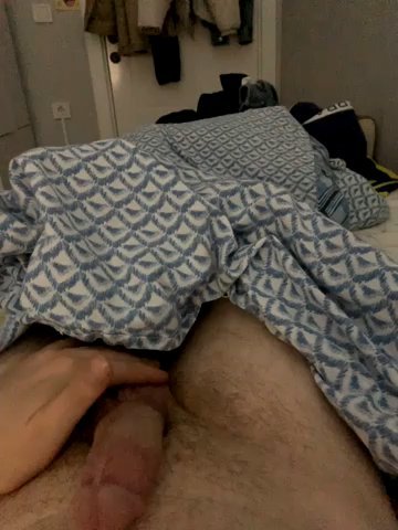 Erenn34 live cam screenshot male from Turkey on Tip.show – Interactive Live Cam Shows — screenshot #1