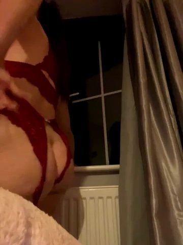 LollyLove_ live cam screenshot female from United Kingdom on Tip.show – Interactive Live Cam Shows — screenshot #1