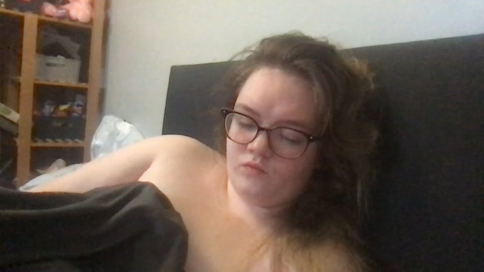 honeyyy24 live cam screenshot female from United Kingdom on Tip.show – Interactive Live Cam Shows — screenshot #1