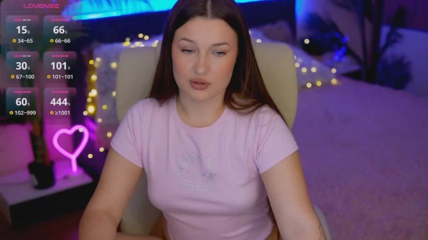 OneLaya live cam screenshot female from Ukraine on Tip.show – Interactive Live Cam Shows — screenshot #1