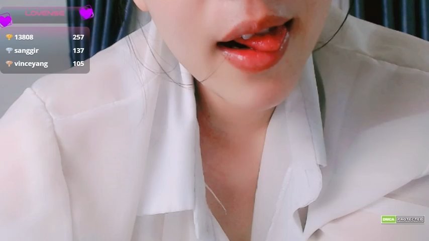 _Lov_Lynh live cam screenshot female from Vietnam on Tip.show – Interactive Live Cam Shows — screenshot #1