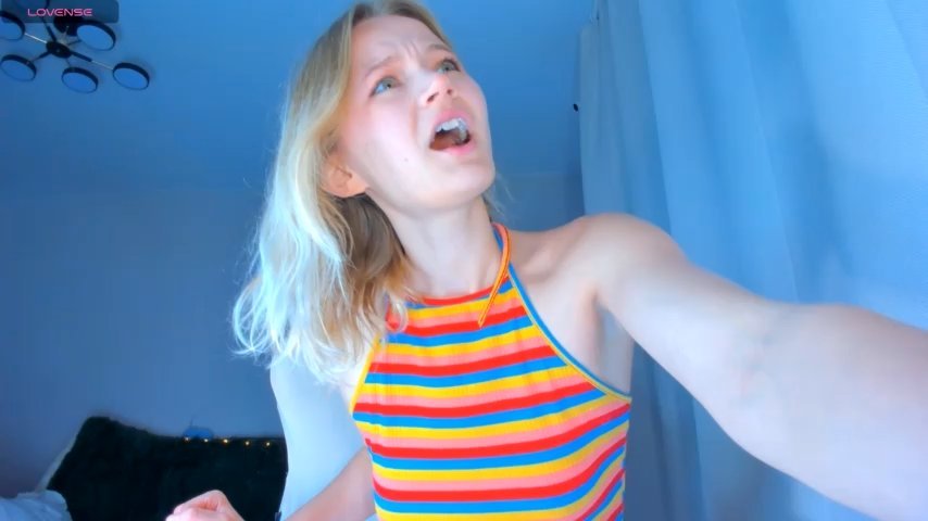 JennyWoody live cam screenshot female on Tip.show – Interactive Live Cam Shows — screenshot #2