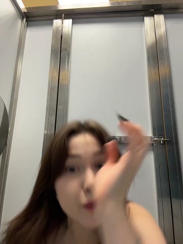 Peachy_Dream live cam screenshot female on Tip.show – Interactive Live Cam Shows — screenshot #2