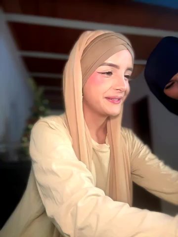 lalilamassu1 live cam screenshot females on Tip.show – Interactive Live Cam Shows — screenshot #4