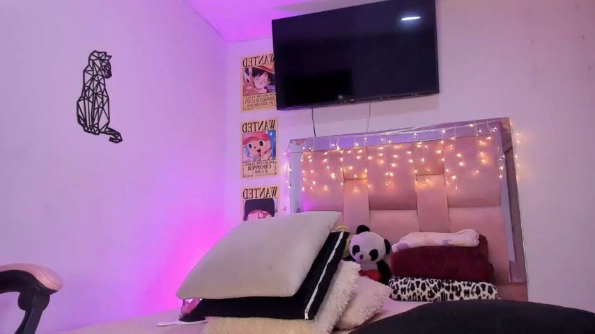 emily_lady20 live cam screenshot tranny from Colombia on Tip.show – Interactive Live Cam Shows — screenshot #1