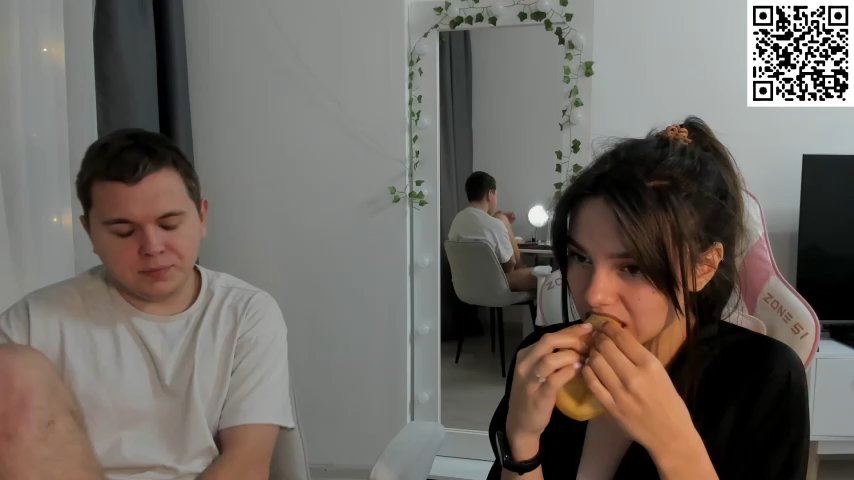 MashkaRay live cam screenshot malefemale from Russia on Tip.show – Interactive Live Cam Shows — screenshot #1