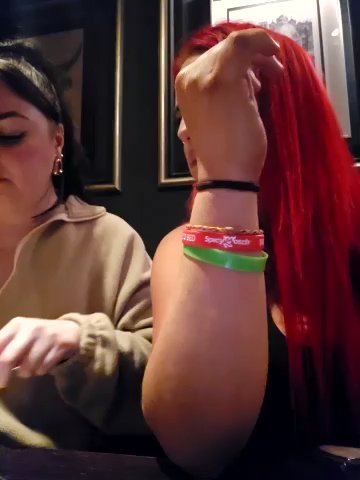 BaddieBellaUK live cam screenshot malefemale from United Kingdom on Tip.show – Interactive Live Cam Shows — screenshot #1