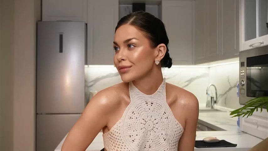 Sofa_01 live cam screenshot female from Russia on Tip.show – Interactive Live Cam Shows — screenshot #1