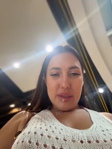 AleksandraRich live cam screenshot female from Russia on Tip.show – Interactive Live Cam Shows — screenshot #8