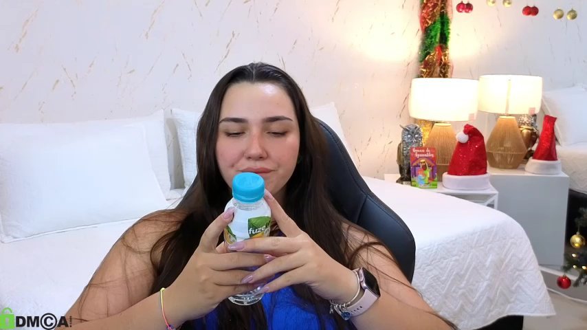 ava_blue live cam screenshot female from Colombia on Tip.show – Interactive Live Cam Shows — screenshot #5