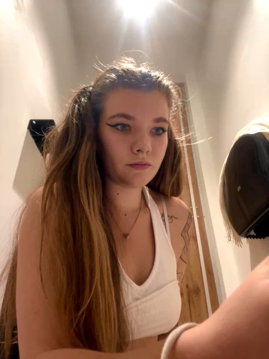 Holy_Tereza live cam screenshot females from Russia on Tip.show – Interactive Live Cam Shows — screenshot #5