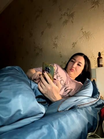 Naughtbaby_2025 live cam screenshot female from Ukraine on Tip.show – Interactive Live Cam Shows — screenshot #8