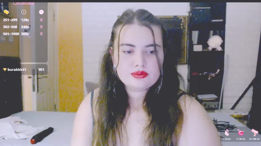 _bade_tasci_ live cam screenshot female from Turkey on Tip.show – Interactive Live Cam Shows — screenshot #6