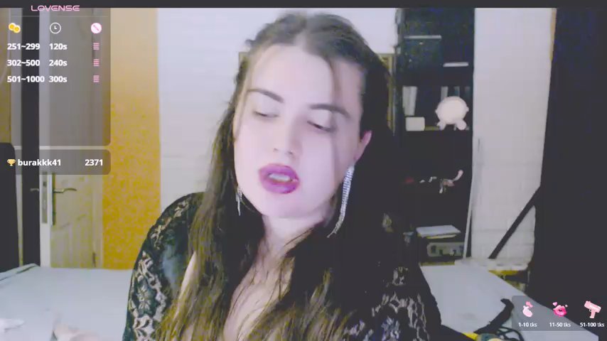 _bade_tasci_ live cam screenshot female from Turkey on Tip.show – Interactive Live Cam Shows — screenshot #3