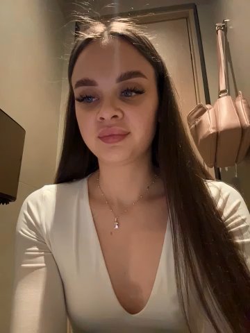 KristiRich live cam screenshot female from Russia on Tip.show – Interactive Live Cam Shows — screenshot #6