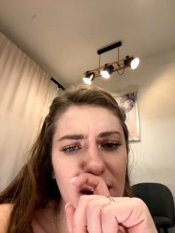 MariiD live cam screenshot females on Tip.show – Interactive Live Cam Shows — screenshot #8