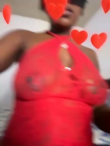 _foreigntitts live cam screenshot female from United States on Tip.show – Interactive Live Cam Shows — screenshot #1