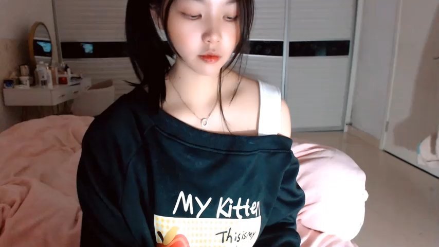 Miu1_girl live cam screenshot female on Tip.show – Interactive Live Cam Shows — screenshot #8