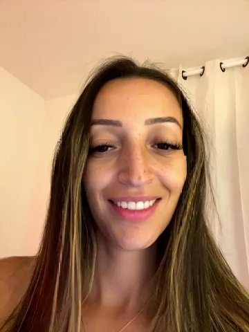 BelleLouiseVp live cam screenshot female from Brazil on Tip.show – Interactive Live Cam Shows — screenshot #5